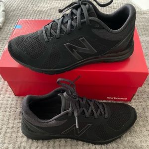 BRAND NEW New Balance Running Course Tennis Shoes